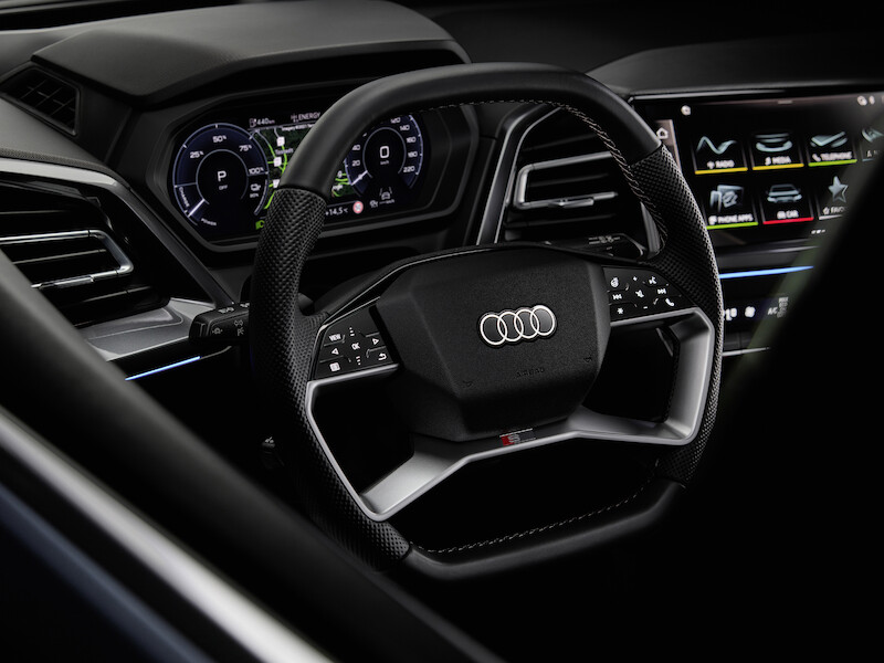 Nowy wymiar mobilności elektrycznej: Audi Q4 e-tron wyznacza standardy w zakresie wnętrza i systemów obsługi