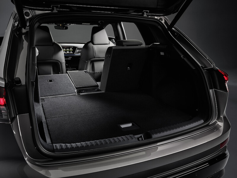 Nowy wymiar mobilności elektrycznej: Audi Q4 e-tron wyznacza standardy w zakresie wnętrza i systemów obsługi