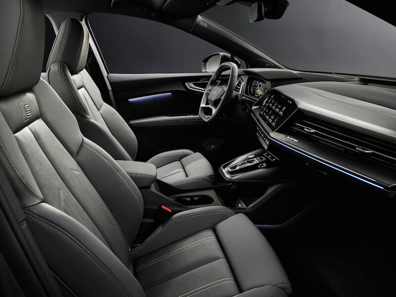 Nowy wymiar mobilności elektrycznej: Audi Q4 e-tron wyznacza standardy w zakresie wnętrza i systemów obsługi