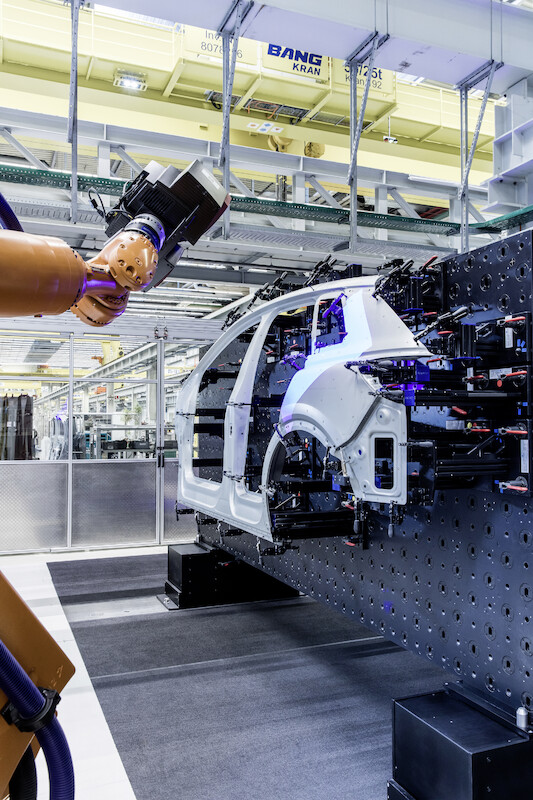 Precyzja w każdym calu: emocjonalny design Audi Q4 e-tron wykuwa się w metalu