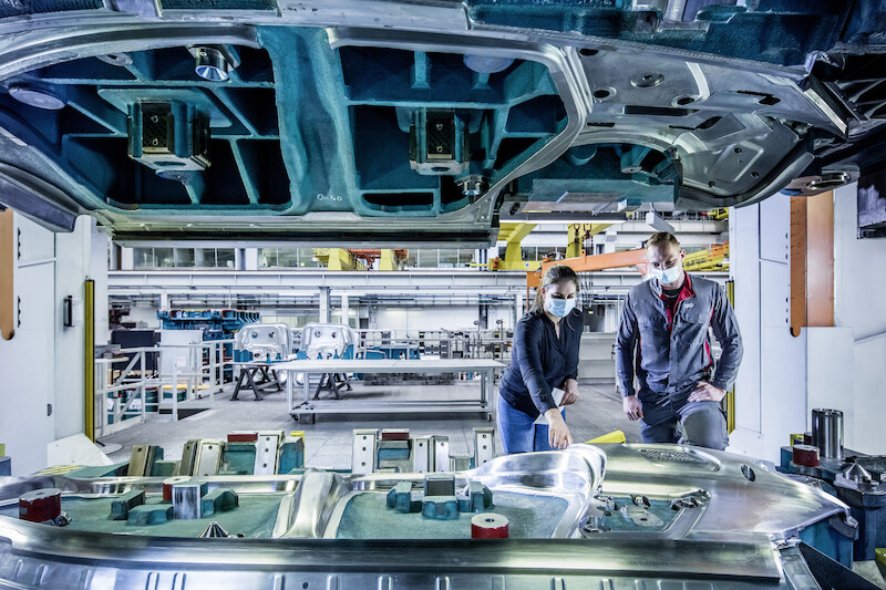 Precyzja w każdym calu: emocjonalny design Audi Q4 e-tron wykuwa się w metalu