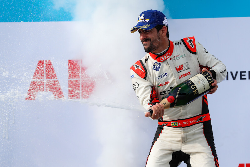 Lucas di Grassi na podium wyścigu Formuły E w Nowym Jorku