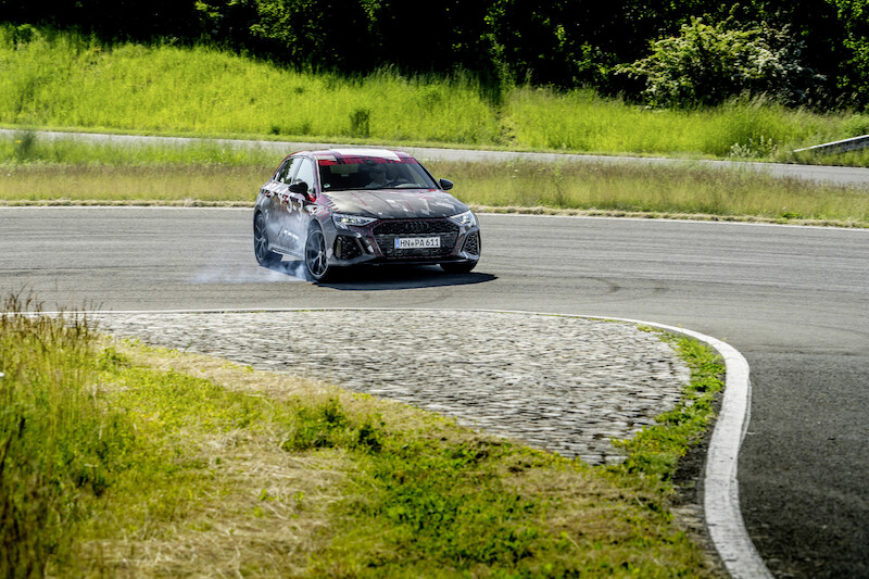 Kwestia dynamiki bocznej: mechanizm Torque Splitter w nowym Audi RS 3