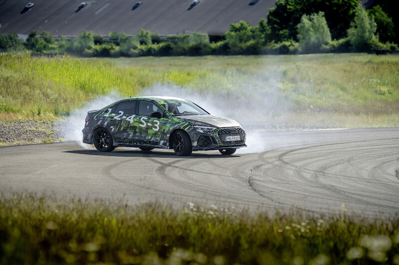 Kwestia dynamiki bocznej: mechanizm Torque Splitter w nowym Audi RS 3