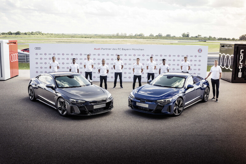 Elektryfikacja 2.0: piłkarze Bayernu Monachium otrzymują nowe Audi e-tron GT