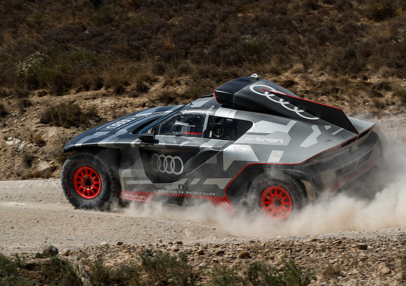 Audi RS Q e-tron przeszło próby pod słońcem Hiszpanii