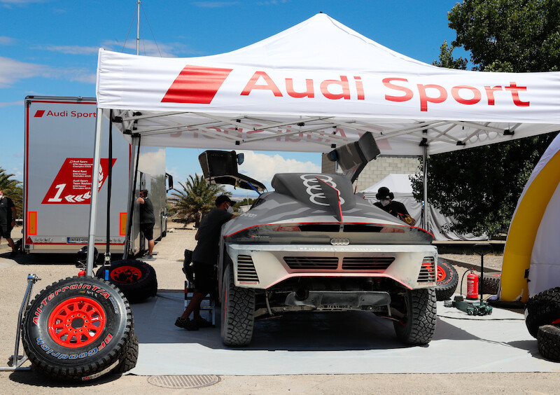 Audi RS Q e-tron przeszło próby pod słońcem Hiszpanii
