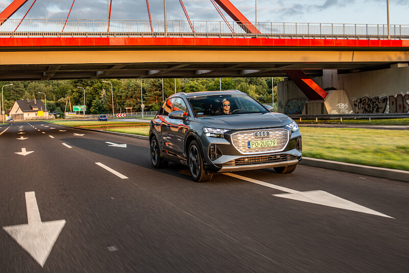 Audi Q4 e-tron - motion