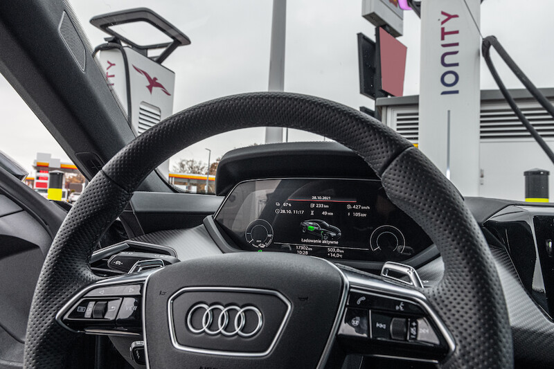 Ponad 5000 nowych punktów szybkiego ładowania do roku 2025 i nowe stacje w Polsce: ekspansja firmy IONITY wzmacnia ofertę ładowania samochodów marki Audi
