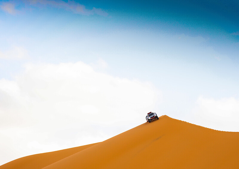 Zaawansowane technologicznie centrum sterowania pustynnym pojazdem: kokpit przygotowanego na Rajd Dakar Audi RS Q e-tron