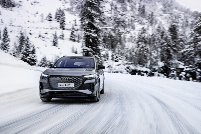 Elektromobilność zimą: inteligentne zarządzanie temperaturą w elektrycznych modelach Audi zapewnia odpowiedni zasięg i wydajność