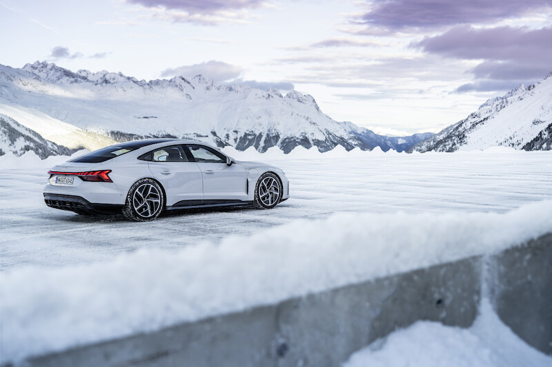 Elektromobilność zimą: inteligentne zarządzanie temperaturą w elektrycznych modelach Audi zapewnia odpowiedni zasięg i wydajność