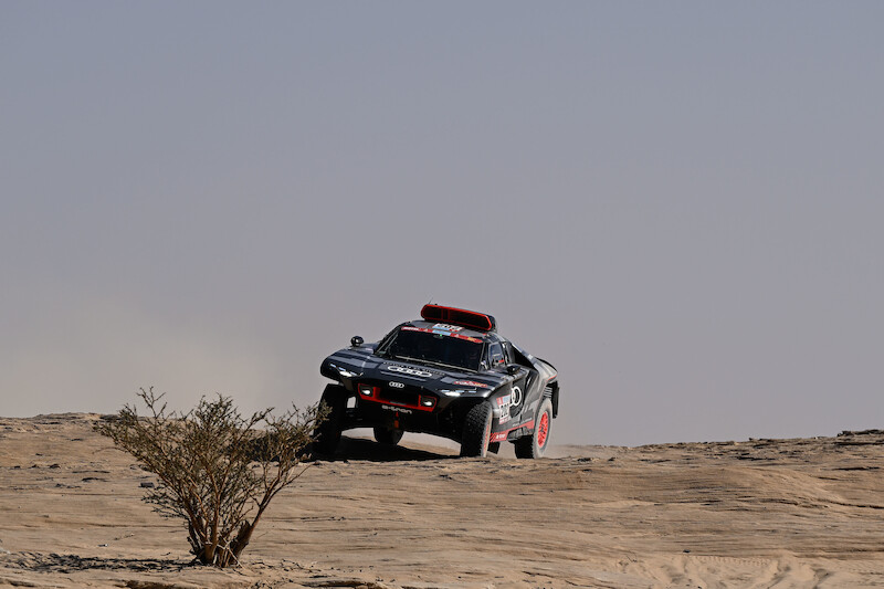 Audi RS Q e-tron na Rajdzie Dakar: udany start w nową erę czterech pierścieni