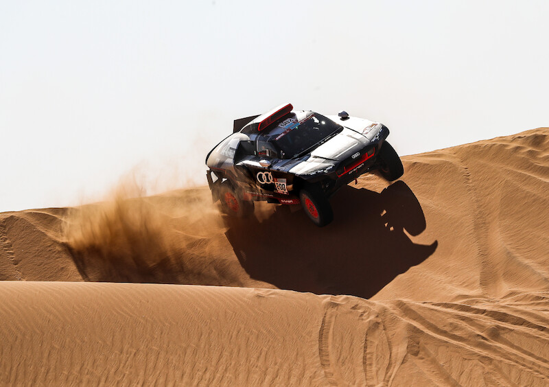 Kolejne wyzwanie przed Audi RS Q e-tron: pustynny Rajd Abu Dhabi
