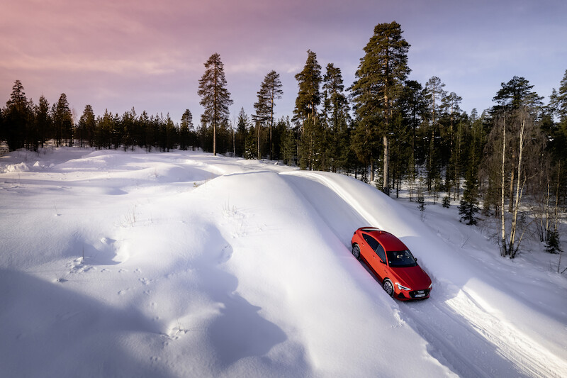 Dlaczego Audi jeździ jak Audi: DNA właściwości jezdnych Audi