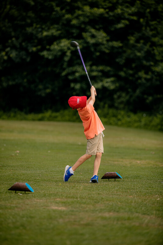 Wsparcie Audi motorem napędowym juniorskiego golfa w Polsce