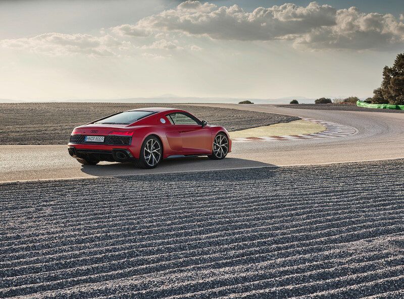 Najwyższe osiągi w swej najczystszej formie: Nowe Audi R8 Coupé V10 GT RWD