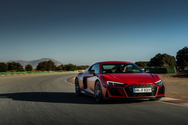 Najwyższe osiągi w swej najczystszej formie: Nowe Audi R8 Coupé V10 GT RWD