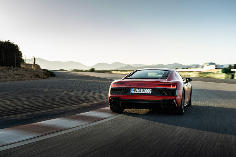 Najwyższe osiągi w swej najczystszej formie: Nowe Audi R8 Coupé V10 GT RWD