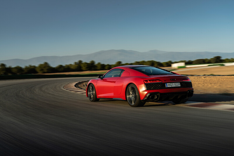 Najwyższe osiągi w swej najczystszej formie: Nowe Audi R8 Coupé V10 GT RWD