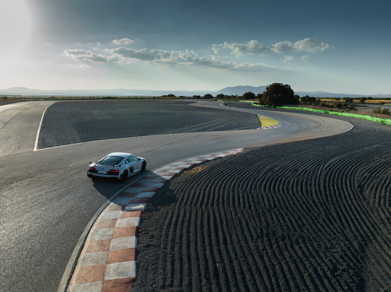 Najwyższe osiągi w swej najczystszej formie: Nowe Audi R8 Coupé V10 GT RWD