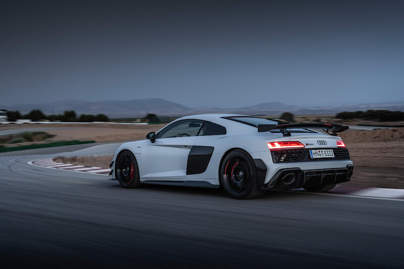 Najwyższe osiągi w swej najczystszej formie: Nowe Audi R8 Coupé V10 GT RWD