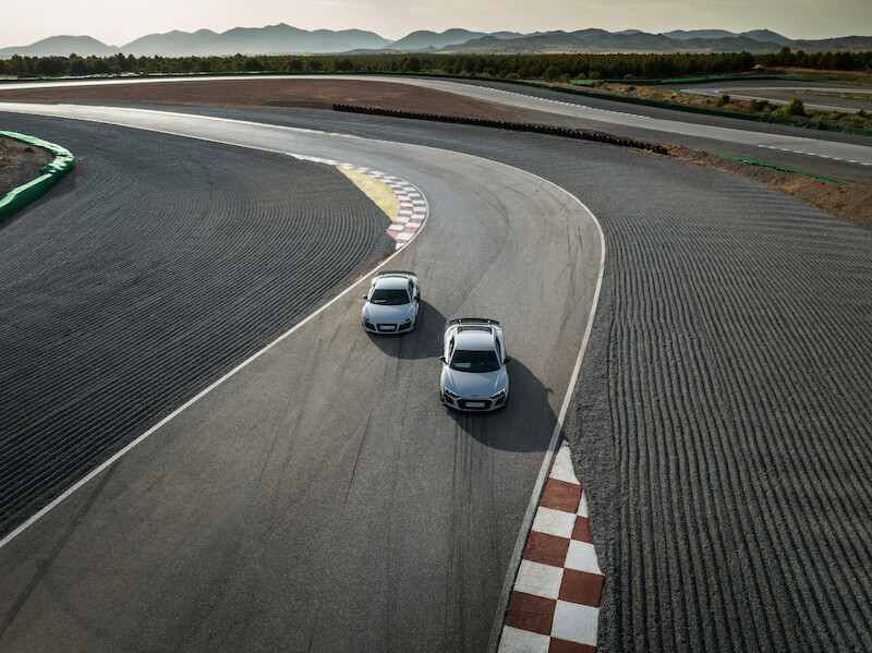 Najwyższe osiągi w swej najczystszej formie: Nowe Audi R8 Coupé V10 GT RWD