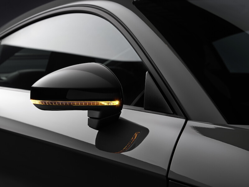 Ponadczasowa ikona: ekskluzywna limitowana edycja Audi TT RS Coupé iconic edition zachwyca innowacyjnym designem i dynamiką
