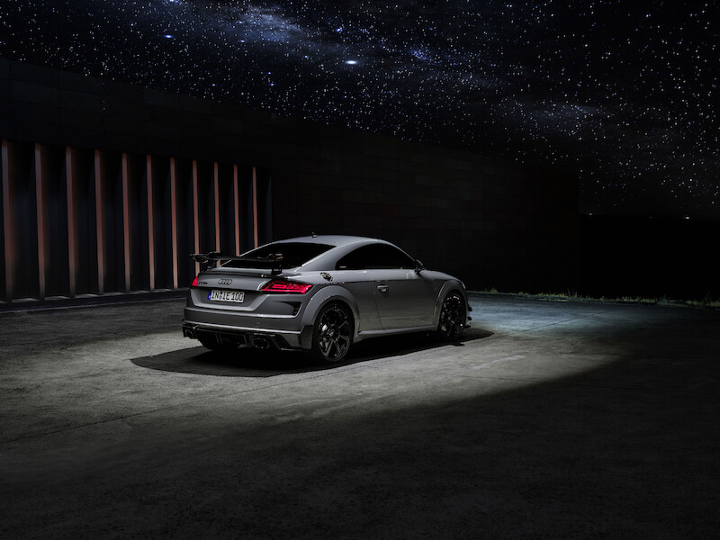 Ponadczasowa ikona: ekskluzywna limitowana edycja Audi TT RS Coupé iconic edition zachwyca innowacyjnym designem i dynamiką