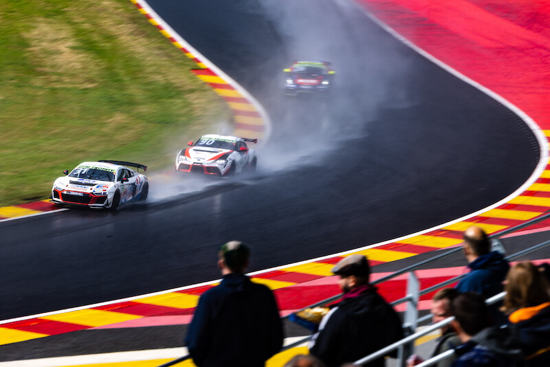 &#8220;Czerwony Romb&#8221; w &#8220;Zielonym Piekle&#8221;: 40 lat Audi Sport GmbH i specjalny występ na Nürburgring
