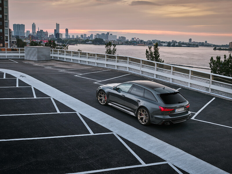 Pełna dynamiki moc i ekspresyjny design: Audi RS 6 Avant performance