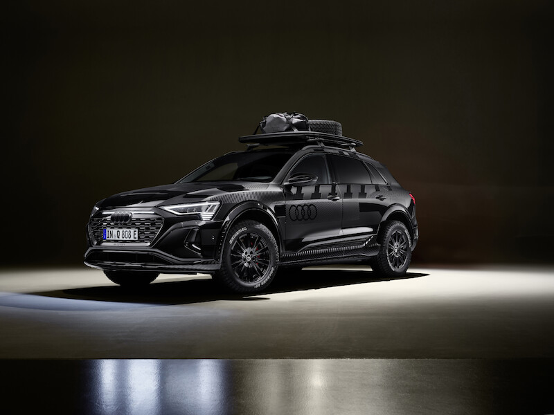 Pewne siebie zarówno w terenie, jak i na asfalcie: Audi Q8 e-tron edition Dakar