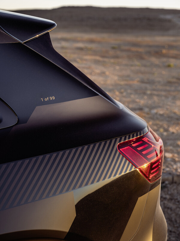 Pewne siebie zarówno w terenie, jak i na asfalcie: Audi Q8 e-tron edition Dakar