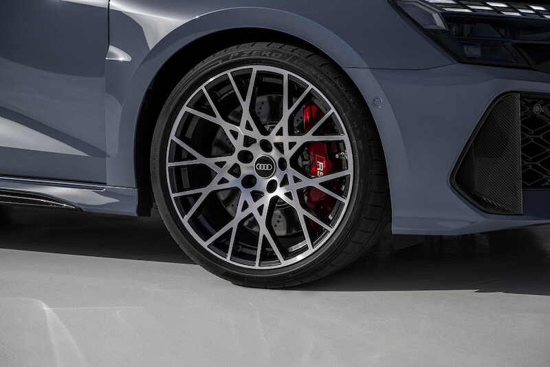 Uczta dla zmysłów: ulepszone Audi RS 3