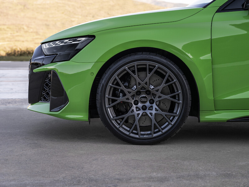 Uczta dla zmysłów: ulepszone Audi RS 3