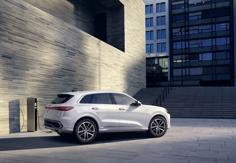 Audi Q5 e-hybrid: wszechstronny SUV z dużym zasięgiem elektrycznym