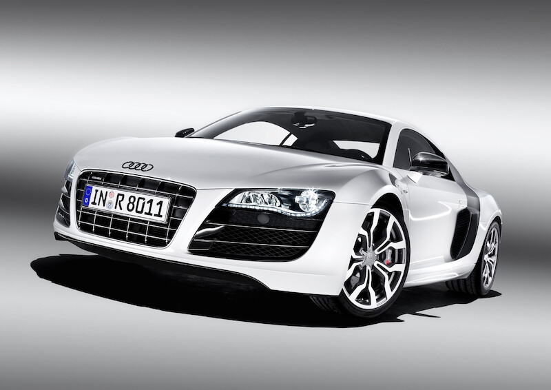 R8 V10