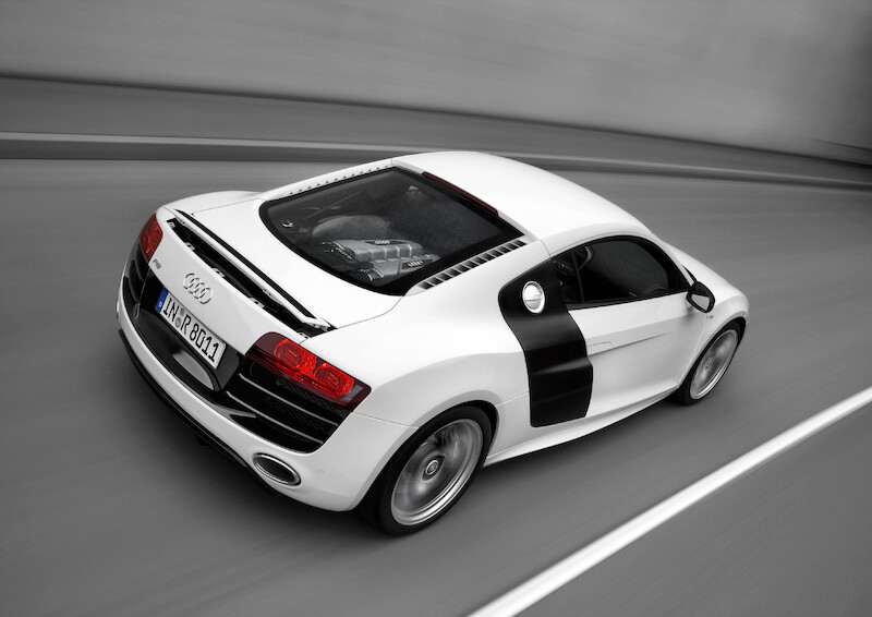 R8 V10