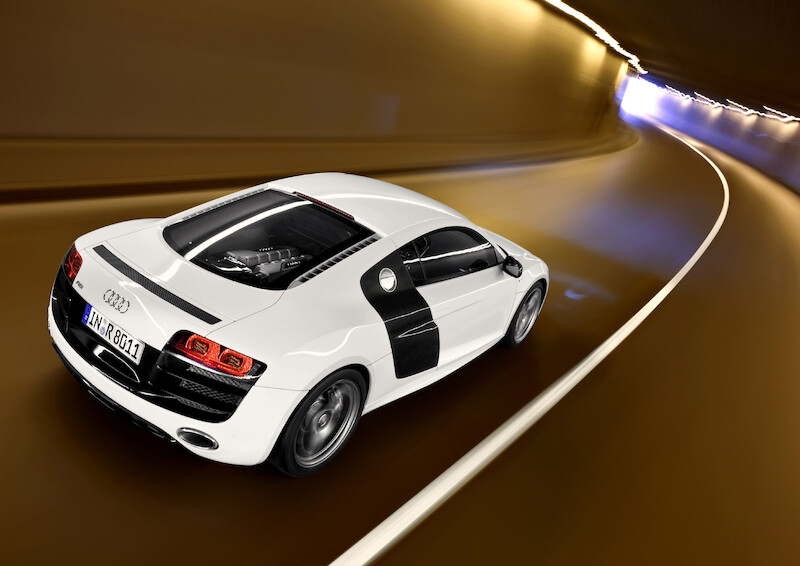 R8 V10