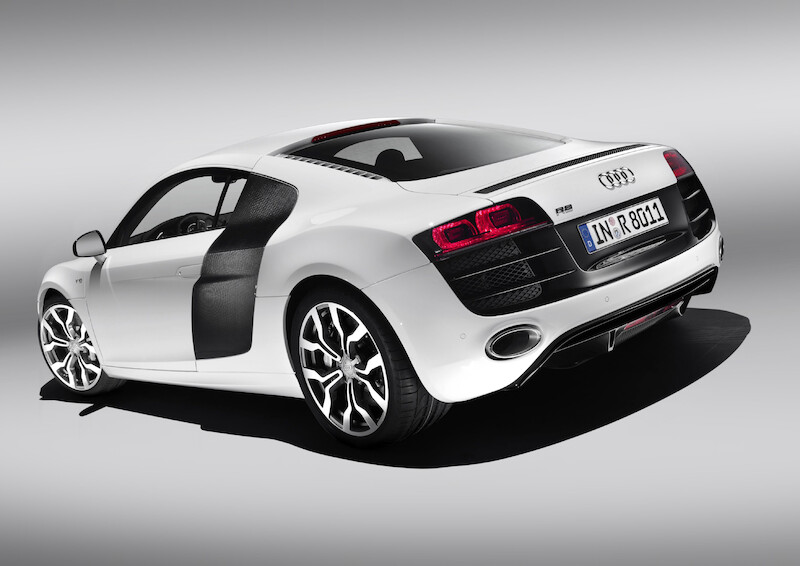R8 V10