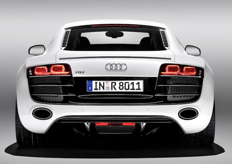 R8 V10
