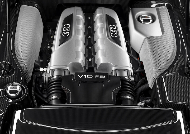 R8 V10