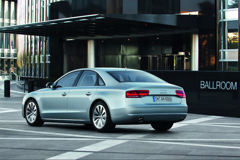 Konsekwentnie efektywne - Audi A8 hybrid