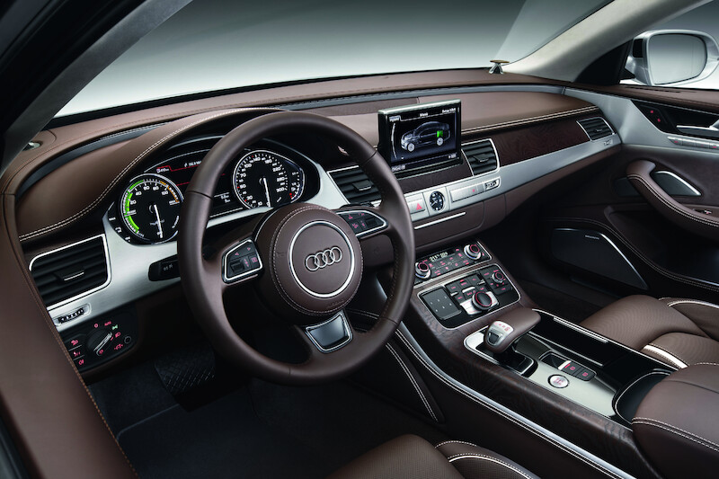 Konsekwentnie efektywne - Audi A8 hybrid