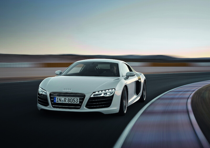 R8 V10 plus