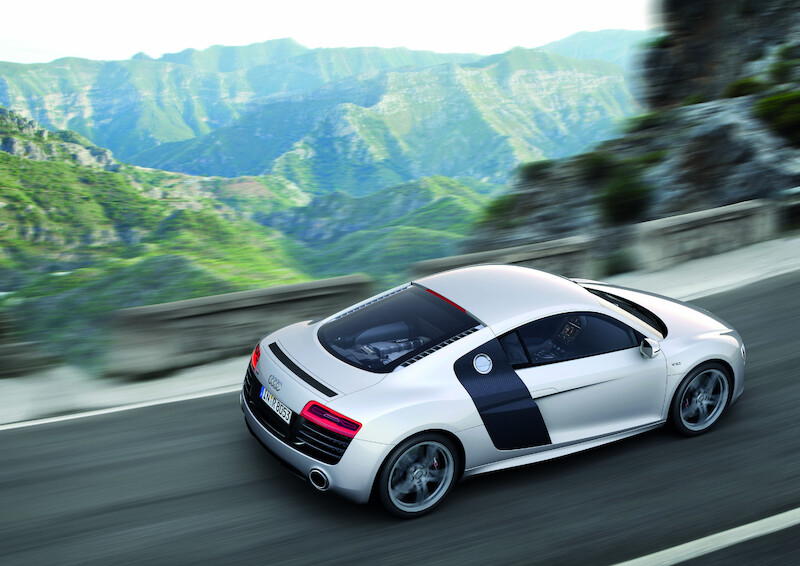 R8 V10 plus