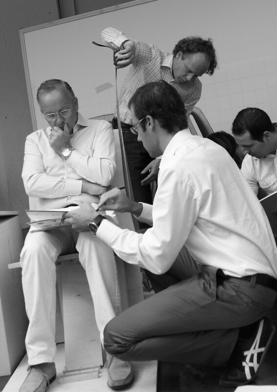 Walter de Silva i Audi Design tworzą wspólnie fotel dla najmodniejszej włoskiej manufaktury meblowej