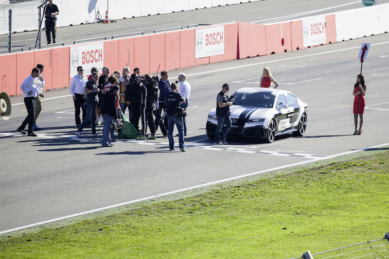 Próba zakończona pozytywnie: Audi RS 7 piloted driving concept, w wyznaczonych granicach pojechało bez kierowcy