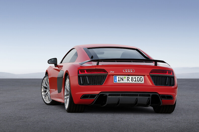 Audi R8 V10 plus
