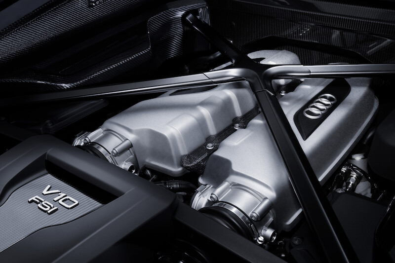 Audi R8 V10 plus